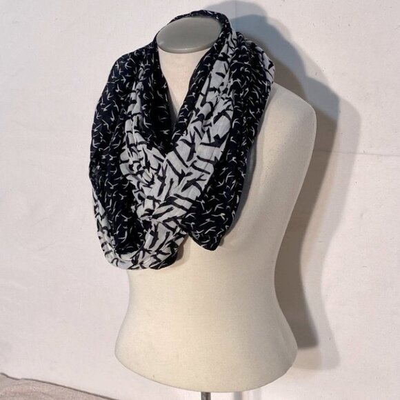 5/$25 Black White Bird Print Infinity Scarf - Picture 8 of 8
